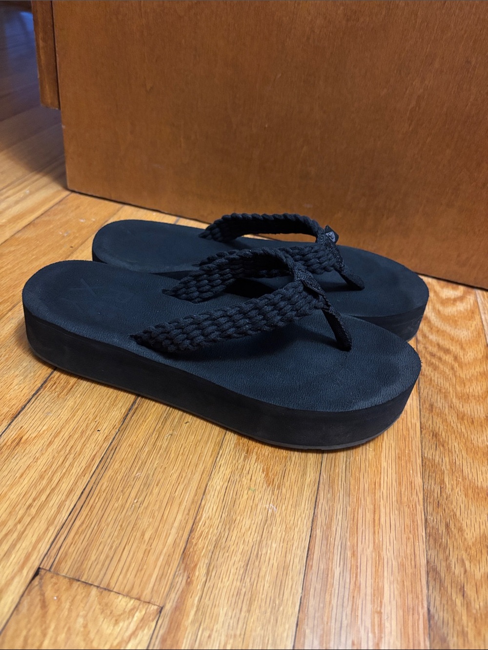 Black Braided ROXY 6.5 Flip Flop Sandals